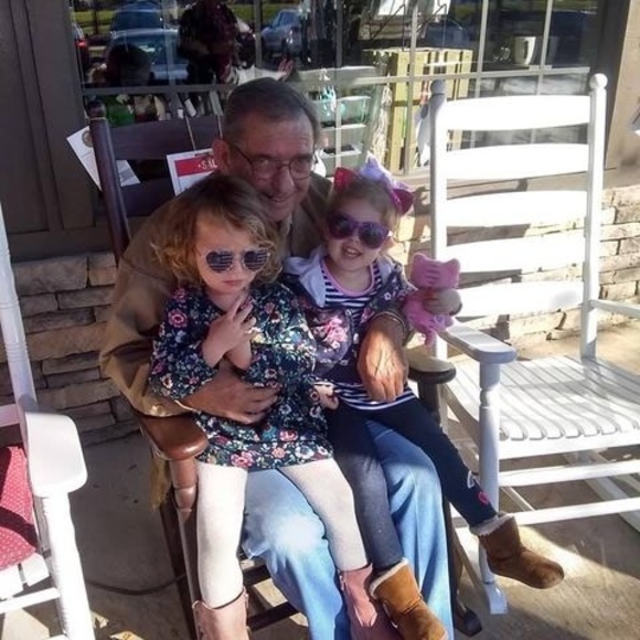 Profile Picture of Brenda Capps (@bgdteweety) on Poshmark