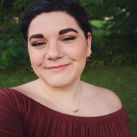 Profile Picture of Katelyn Thornton (@katelyngrayce) on Pinterest