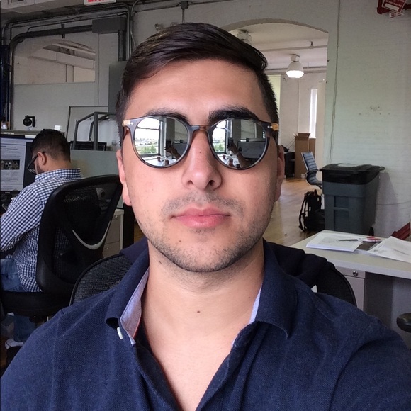 Profile Picture of Michael Inacio (@ser_i) on Poshmark
