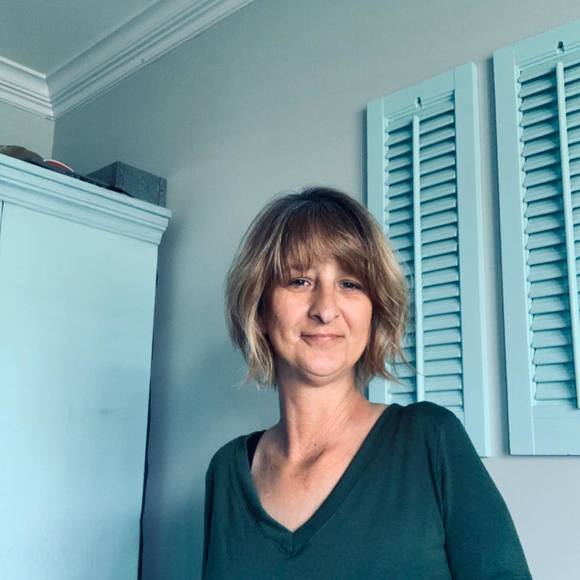 Profile Picture of Chanin Clogher (@chanin) on Poshmark