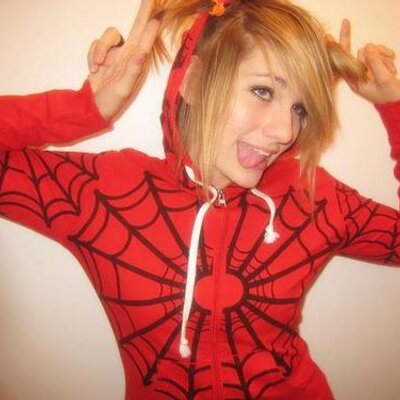 Profile Picture of Tori Newton (@OwlyTori) on Twitter