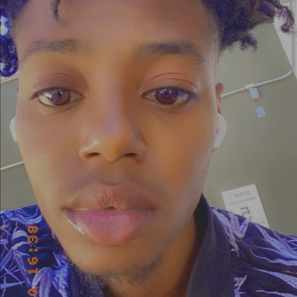 Profile Picture of Jonah Phillips (@jonahfbg) on Poshmark