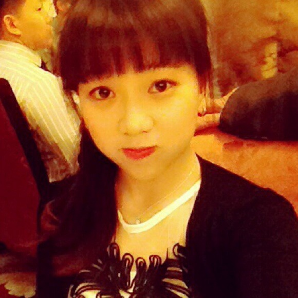 Profile Picture of Trinh Dang (@trinhdang) on Poshmark