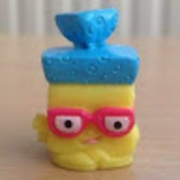 Profile Picture of Metzy Vidalcastro (@messyv) on Poshmark