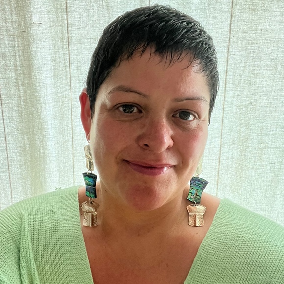 Profile Picture of Pamela Reid (@pnw14) on Poshmark