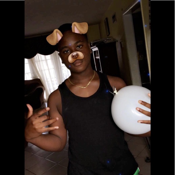 Profile Picture of Robert Andre (@0337299) on Poshmark