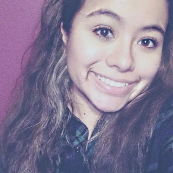 Profile Picture of Lisette Sanchez (@lisettesanchez) on Poshmark