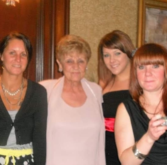 Krystal Nimons - Poshmark Profile Picture of Krystal Nimons (@krystalnimons) on Poshmark