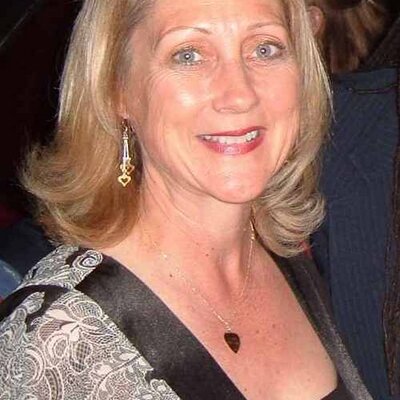 Profile Picture of Linda  Probst (@RonLovesLinda) on Twitter