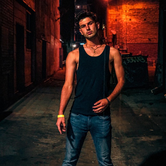 Profile Picture of Ilija Savich (@ilijasavich) on Poshmark