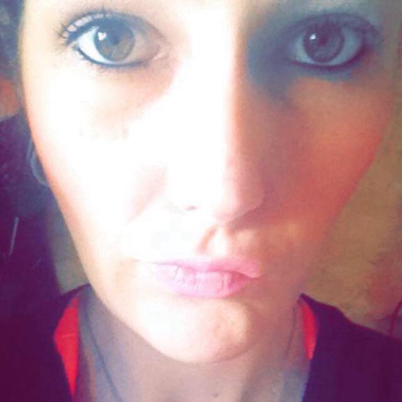 Profile Picture of Jen Iams (@jeniams) on Poshmark