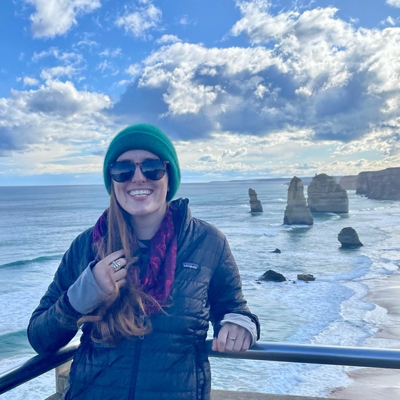 Profile Picture of Kira Gobes (@kgobes22) on Poshmark