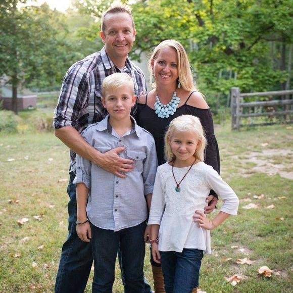 Profile Picture of Cheryl Turner biswurm (@cbiswurm) on Poshmark