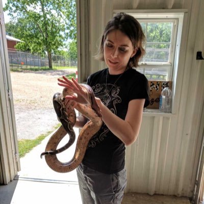 Profile Picture of Michelle Petersen (@darkrosehollow) on Twitter