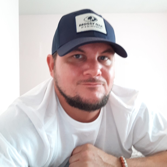 Profile Picture of Mark Sager (@marksager25) on Poshmark