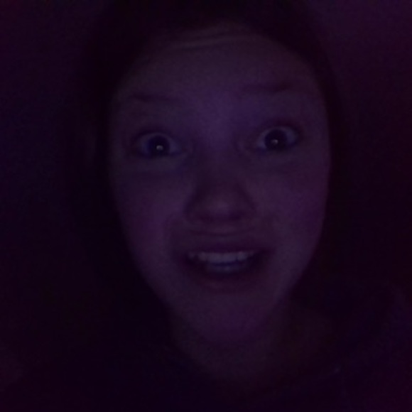 Profile Picture of Emelia Rivinius (@emeliarivinius) on Poshmark