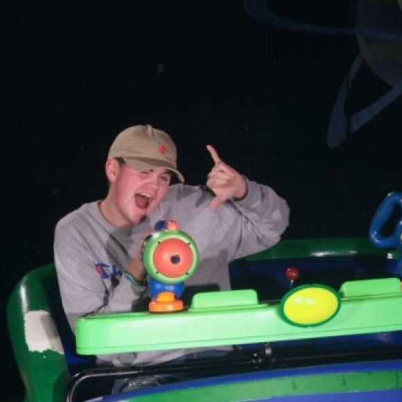 Profile Picture of Tyler Craig (@tylerrrc) on Poshmark