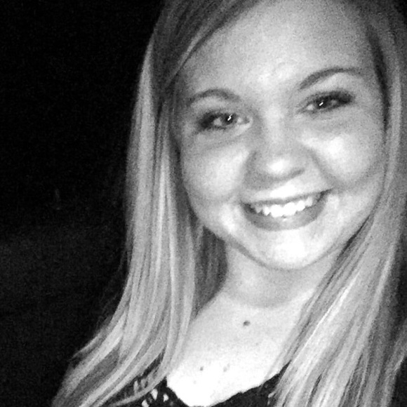 Profile Picture of Jessica Crouse (@j_crouse) on Poshmark