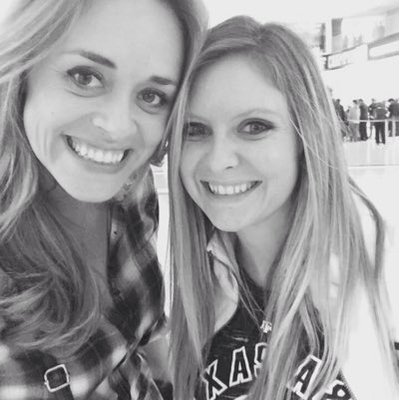 Profile Picture of Jessica Devaney (@thedevaneyshow) on Twitter