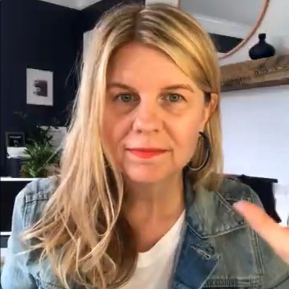 Profile Picture of Amy Gordon (@amfgordon) on Poshmark