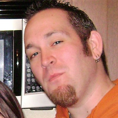 Profile Picture of Adam Hanson (@BombBozza) on Twitter