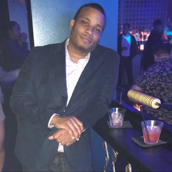 Profile Picture of Sean Reid (@sreid108) on Poshmark
