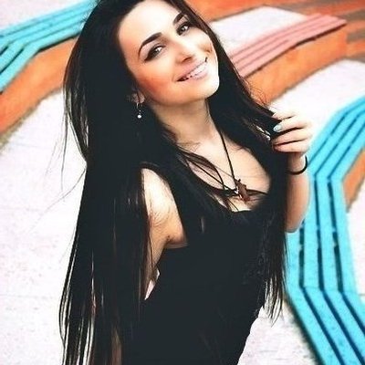 Profile Picture of Clara Andrews (@smallingmcklin) on Twitter