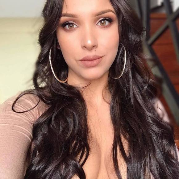 Profile Picture of Josseline Cáceda (@jossicacedag) on Poshmark