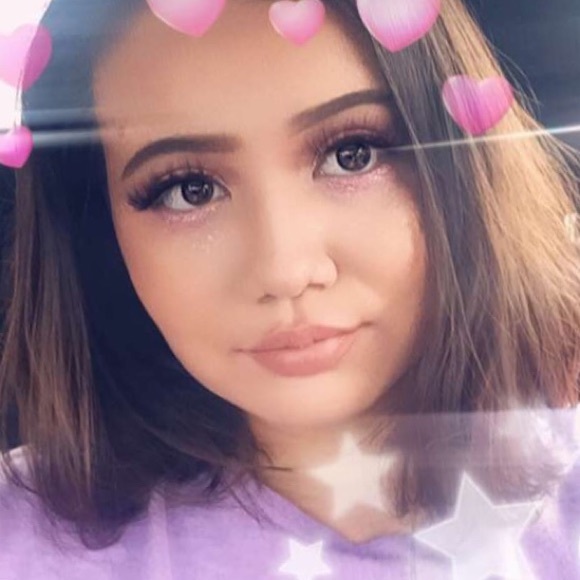 Profile Picture of Christina Komoto (@cute4pp) on Poshmark