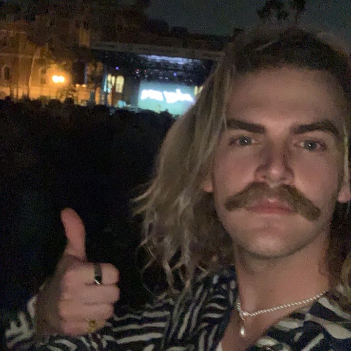 Profile Picture of b (@breadly9) on Tiktok