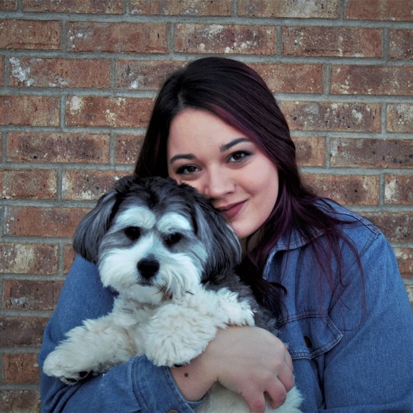 Mariah Samonek - Poshmark Profile Picture of Mariah Samonek (@mariahsamonek) on Poshmark