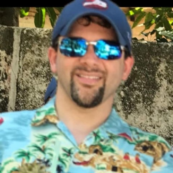 Profile Picture of Paul Soares (@paulsoares01) on Poshmark