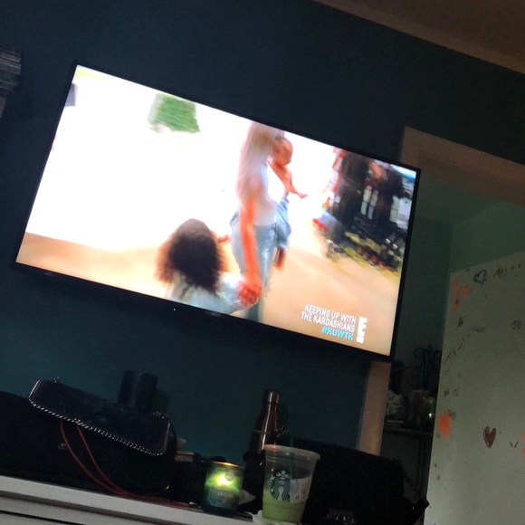 Profile Picture of Julia Kellner (@kelljroller) on Poshmark