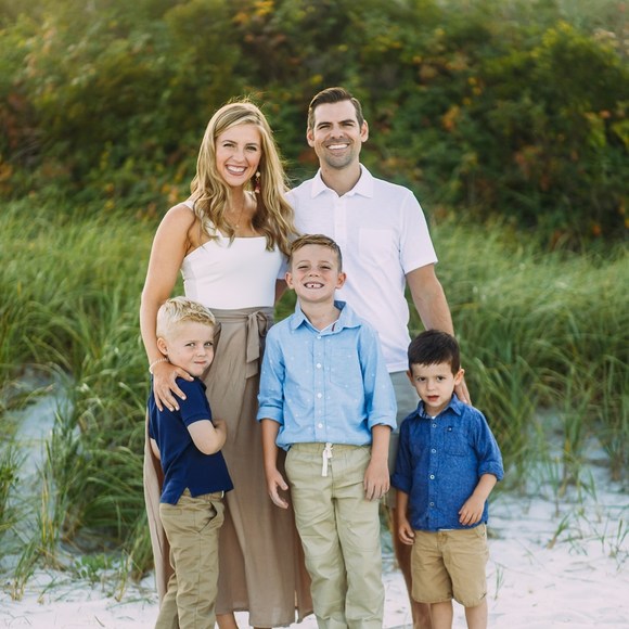 Profile Picture of Cindy Solomon (@cindysols) on Poshmark