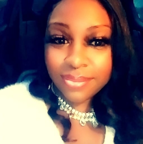 Profile Picture of Adrianne Gilliam (@meg1555) on Poshmark