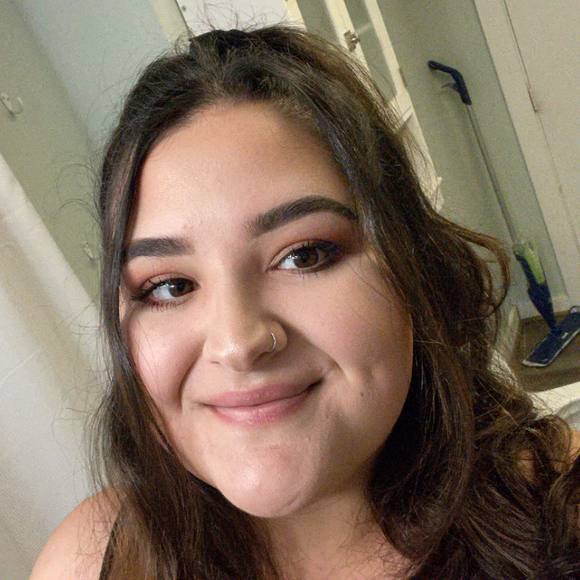 Profile Picture of Kyleigh Denomme (@kyleighd33) on Poshmark