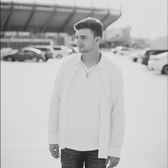 Profile Picture of Chris Panza (@chrispanza10) on Poshmark