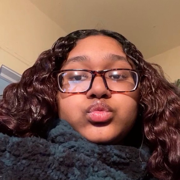 Zubaydah Haqq - Poshmark Profile Picture of Zubaydah Haqq (@zubaydah_haqq) on Poshmark