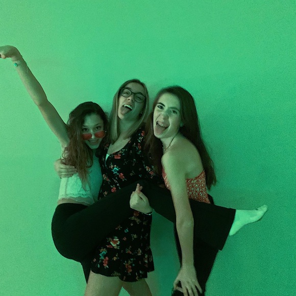 Bella Desteno - Poshmark Profile Picture of Bella Desteno (@bdes10) on Poshmark