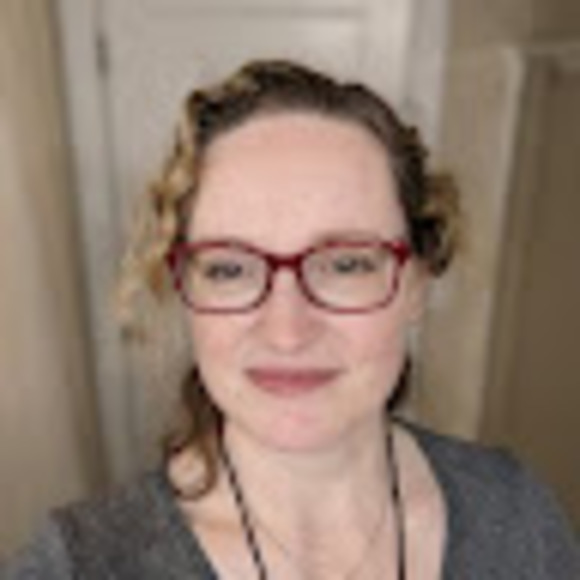 Profile Picture of Evanie Hamilton hansen (@evaniejane) on Poshmark