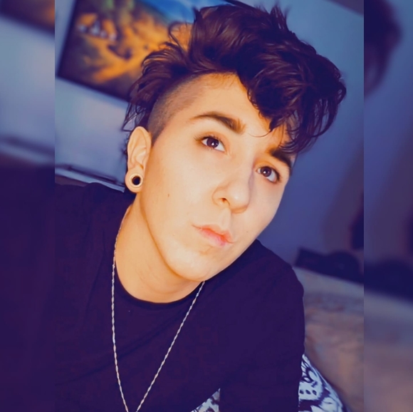 Profile Picture of Bristol Toller (@bristoltoller) on Poshmark