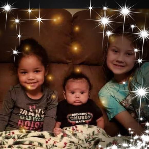 Profile Picture of Loraine Arnold (@arnpeanut) on Poshmark