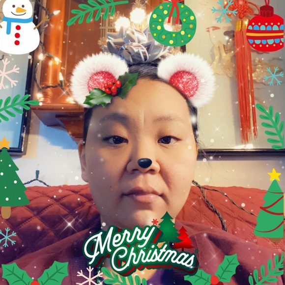 Profile Picture of Lily Trinh (@lil2sent_up) on Poshmark