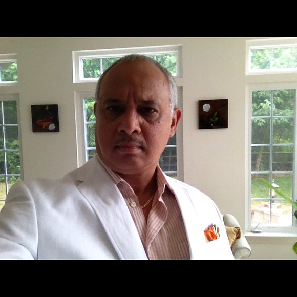 Profile Picture of Lázaro González (@lglez) on Poshmark