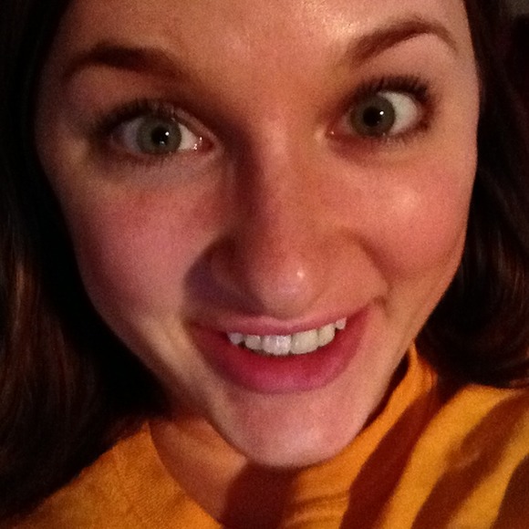 Profile Picture of Carly Wise (@carly3mae) on Poshmark