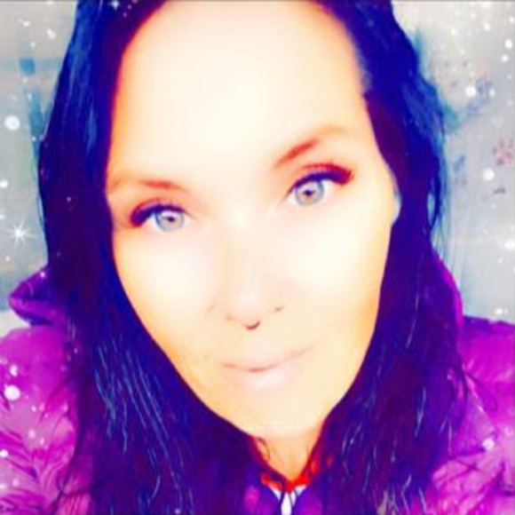 Profile Picture of Haley Gill (@haleygill260) on Poshmark