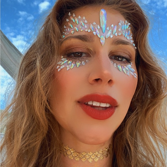 Profile Picture of Paige Beeber (@pbeebs) on Poshmark