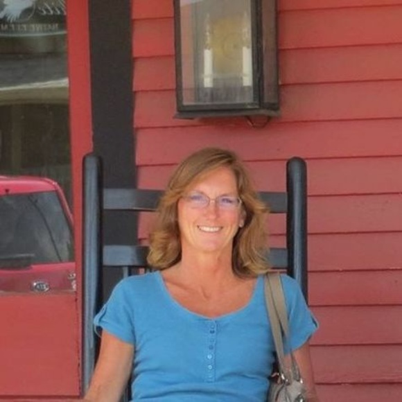 Profile Picture of Tammy Atzinger crawford (@tjcrawford54) on Poshmark