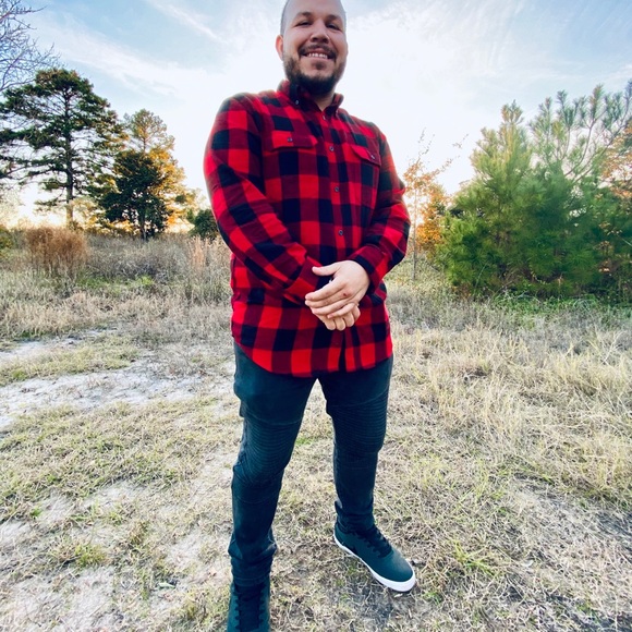 Profile Picture of Simon Choren (@freedomwith4x) on Poshmark