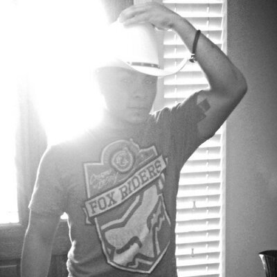 Profile Picture of JoshyBoi (@Josh2longoria) on Twitter